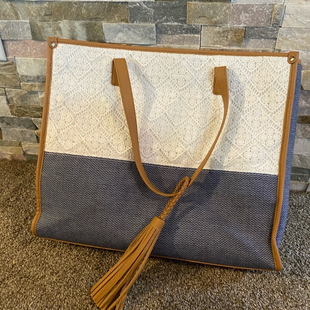 Tote bag